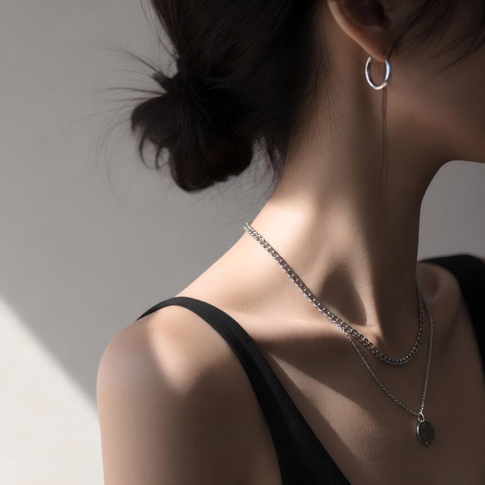 Jewelry product presentation for video content